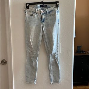 Hollister Crop Jeans